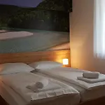 Alojamento de Acomodação e Pequeno-almoço By The Way 3*