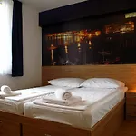 Oda ve Kahvaltı By The Way