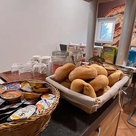 By The Way ليوبليانا